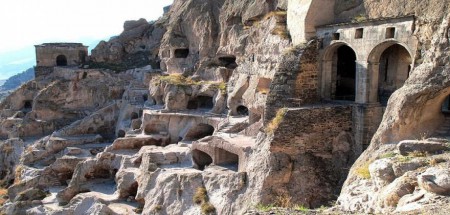 Vardzia, η πόλη των σπηλαίων στη Γεωργία (εικόνες)